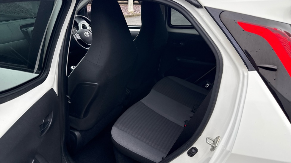 Toyota Aygo 1.0 VVT-i X-Trend 5dr Petrol Hatchback - Image 15