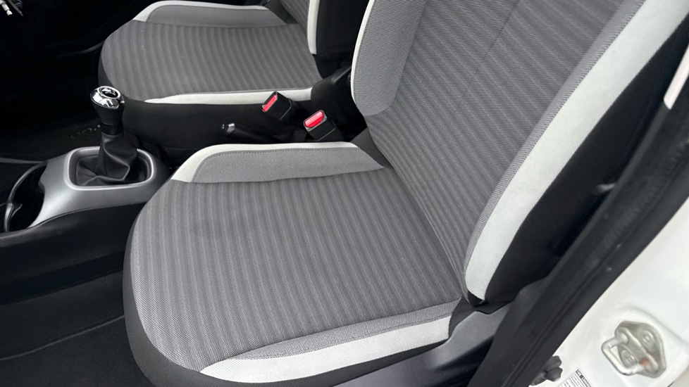 Toyota Aygo 1.0 VVT-i X-Trend 5dr Petrol Hatchback - Image 17