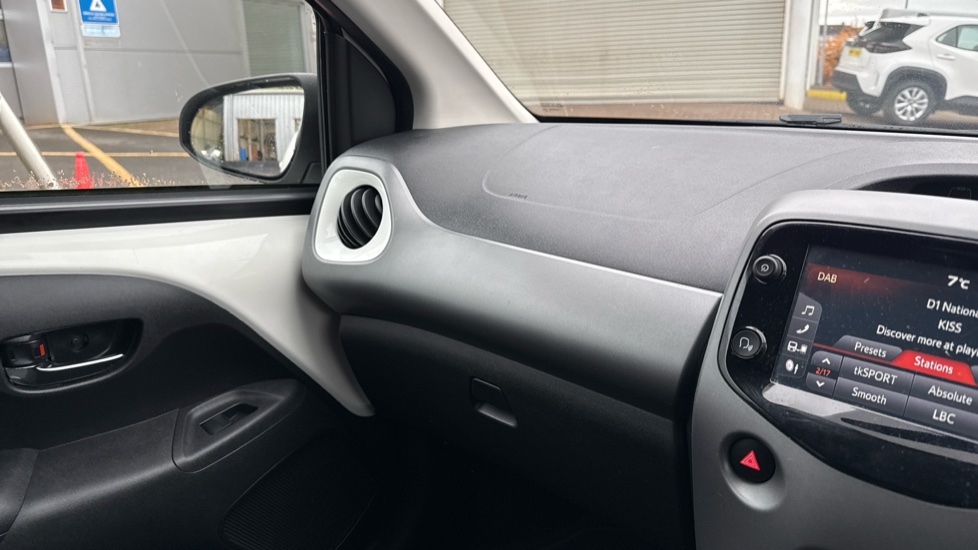 Toyota Aygo 1.0 VVT-i X-Trend 5dr Petrol Hatchback - Image 40