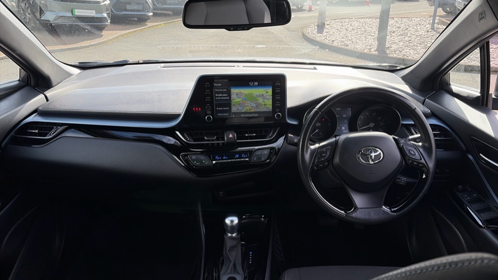 Toyota C-HR 1.8 Hybrid Design 5dr CVT Hybrid Hatchback - Image 6