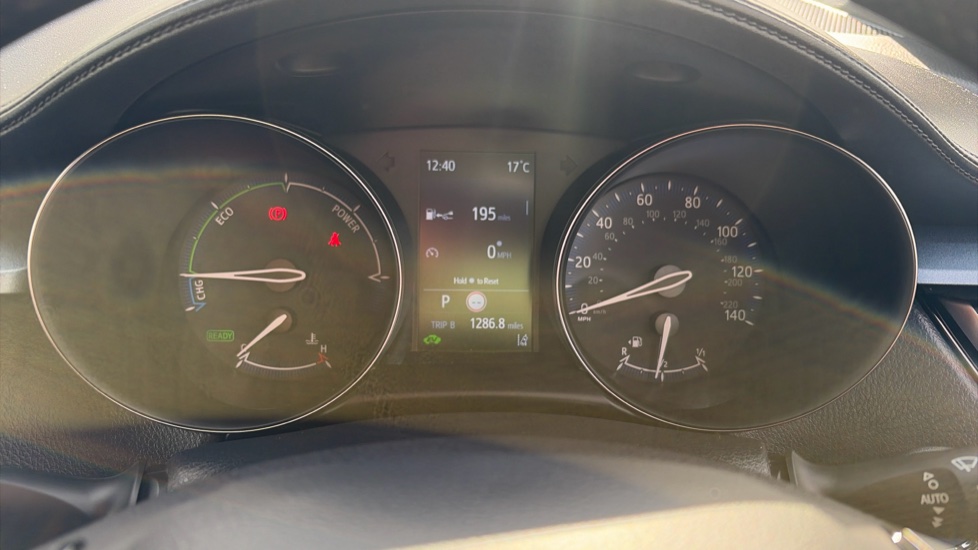 Toyota C-HR 1.8 Hybrid Design 5dr CVT Hybrid Hatchback - Image 11