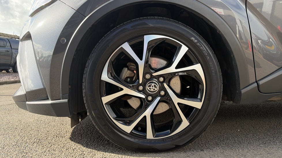 Toyota C-HR 1.8 Hybrid Design 5dr CVT Hybrid Hatchback - Image 25