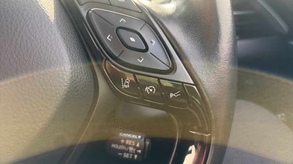 Toyota C-HR 1.8 Hybrid Design 5dr CVT Hybrid Hatchback - Image 30
