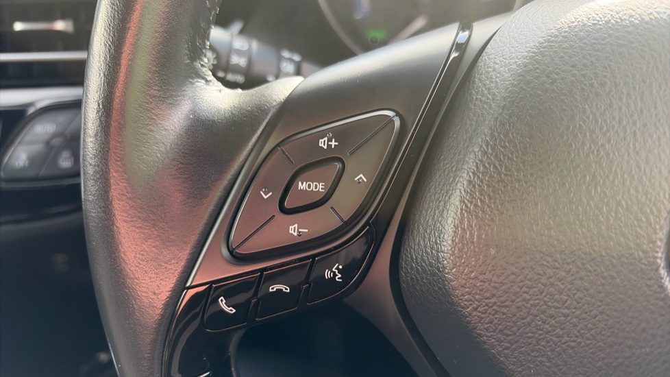 Toyota C-HR 1.8 Hybrid Design 5dr CVT Hybrid Hatchback - Image 36