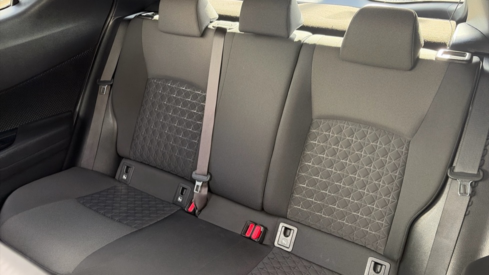 Toyota C-HR 1.8 Hybrid Design 5dr CVT Hybrid Hatchback - Image 37
