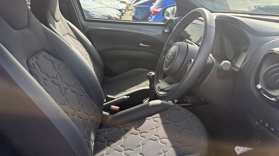 Toyota Aygo X 1.0 VVT-i Exclusive 5dr Petrol Hatchback - Image 12