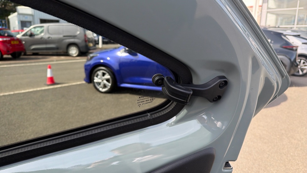 Toyota Aygo X 1.0 VVT-i Exclusive 5dr Petrol Hatchback - Image 19