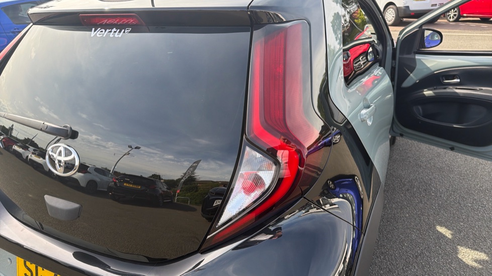 Toyota Aygo X 1.0 VVT-i Exclusive 5dr Petrol Hatchback - Image 21
