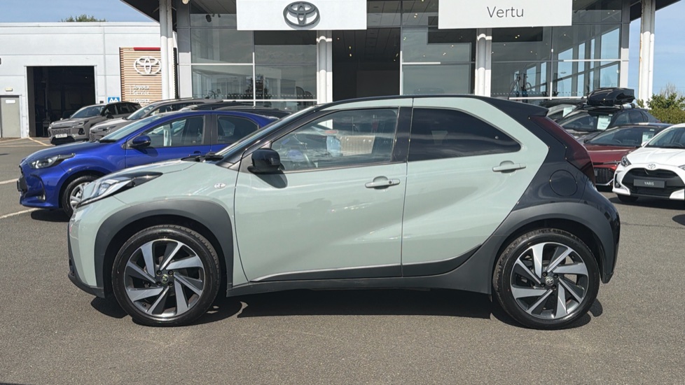 Toyota Aygo X 1.0 VVT-i Exclusive 5dr Petrol Hatchback - Image 24