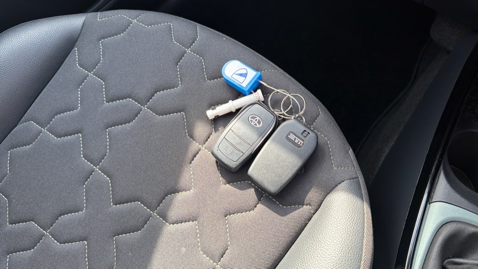 Toyota Aygo X 1.0 VVT-i Exclusive 5dr Petrol Hatchback - Image 28