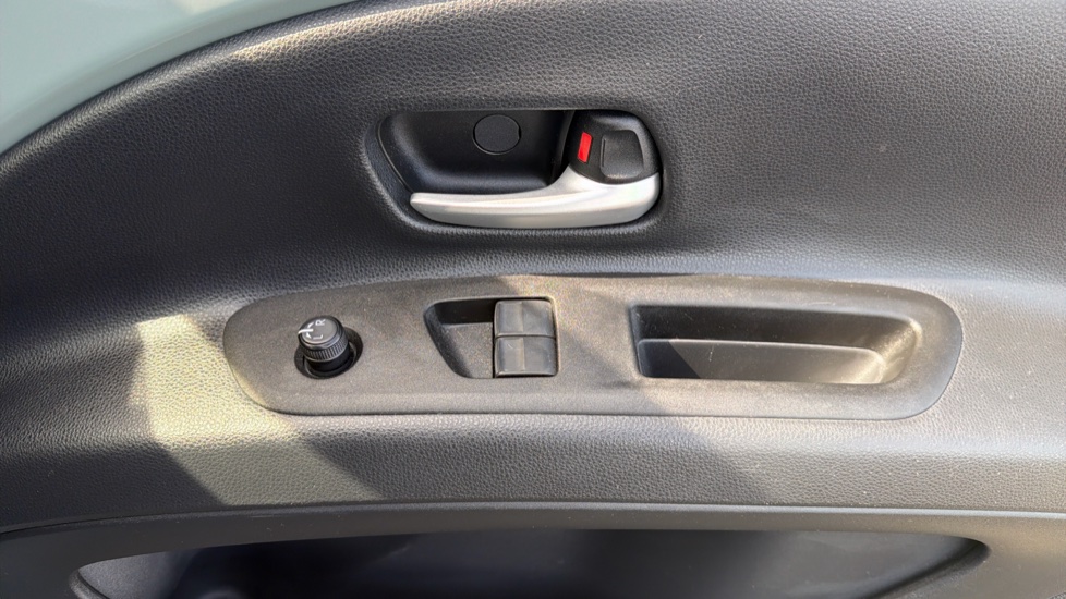 Toyota Aygo X 1.0 VVT-i Exclusive 5dr Petrol Hatchback - Image 31