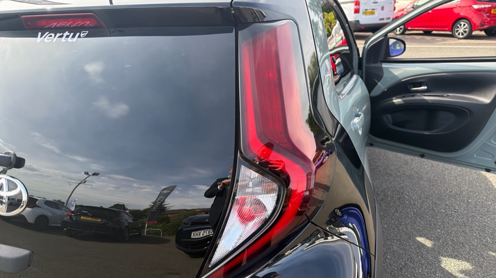 Toyota Aygo X 1.0 VVT-i Exclusive 5dr Petrol Hatchback - Image 39