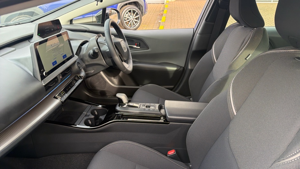 Toyota Prius 2.0 PHEV Design 5dr CVT Hatchback - Image 10