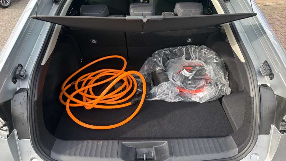 Toyota Prius 2.0 PHEV Design 5dr CVT Hatchback - Image 14