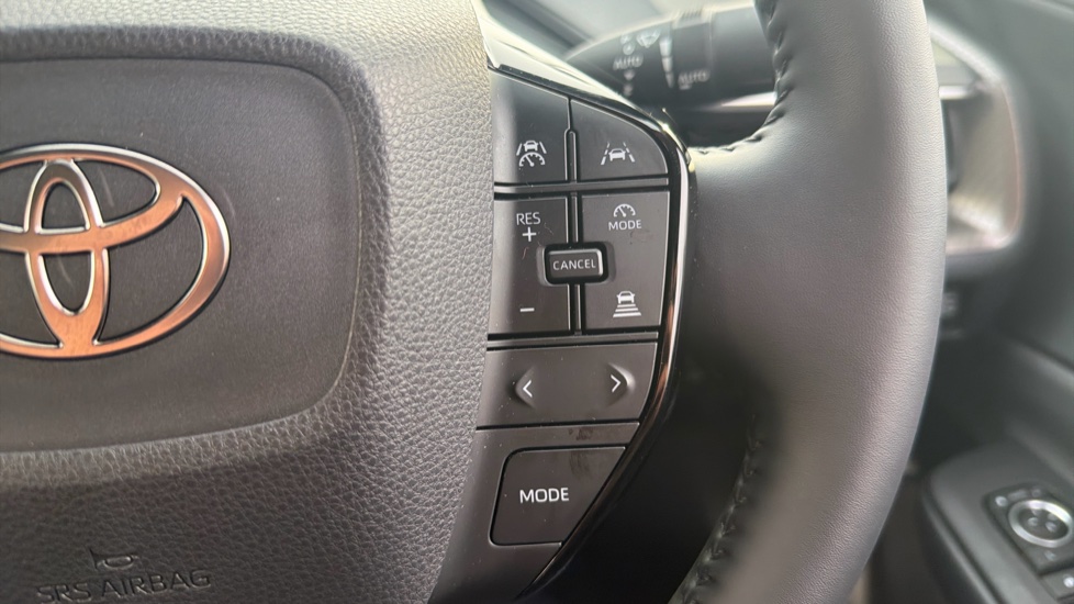 Toyota Prius 2.0 PHEV Design 5dr CVT Hatchback - Image 30