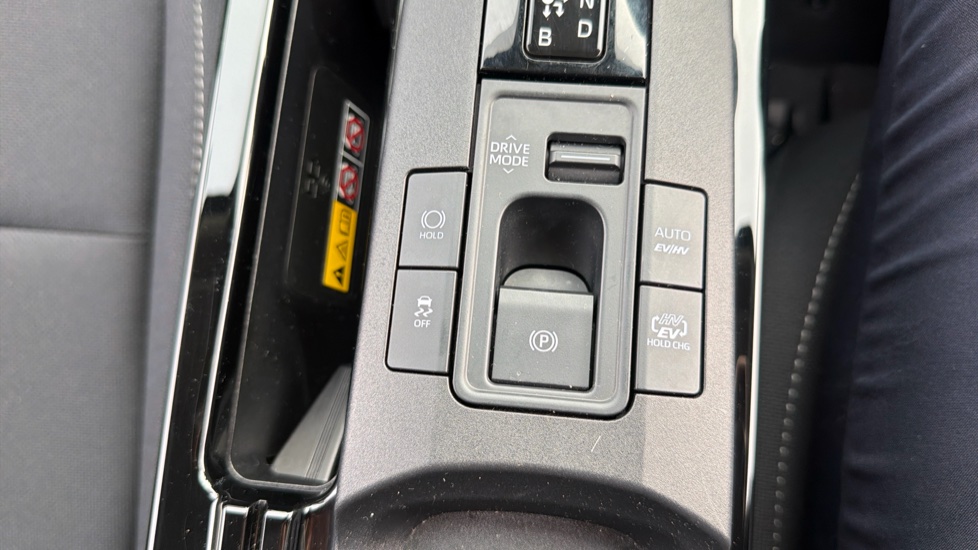 Toyota Prius 2.0 PHEV Design 5dr CVT Hatchback - Image 35