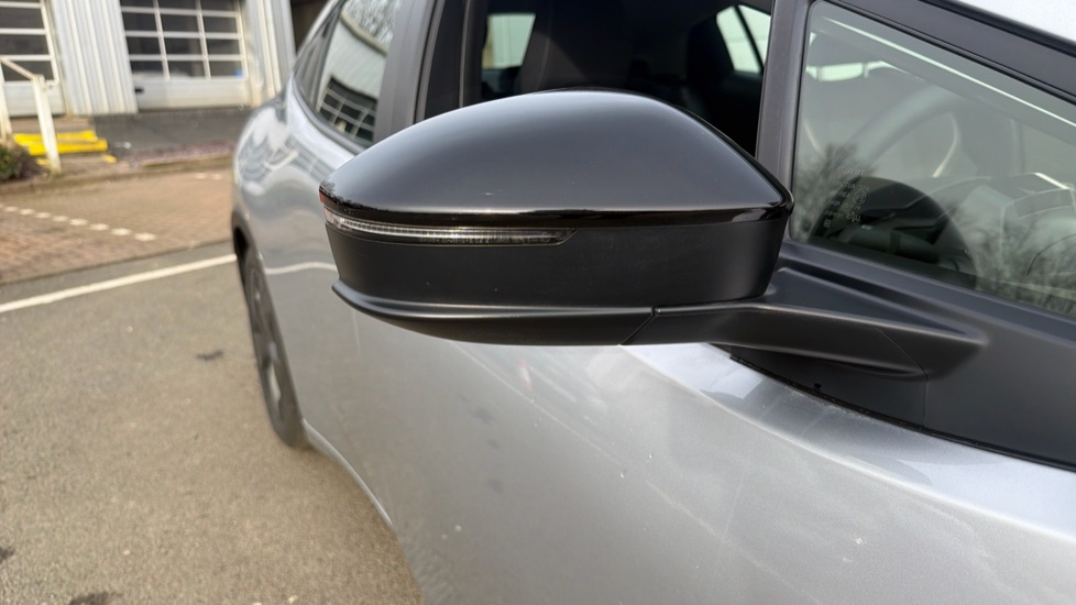 Toyota Prius 2.0 PHEV Design 5dr CVT Hatchback - Image 39