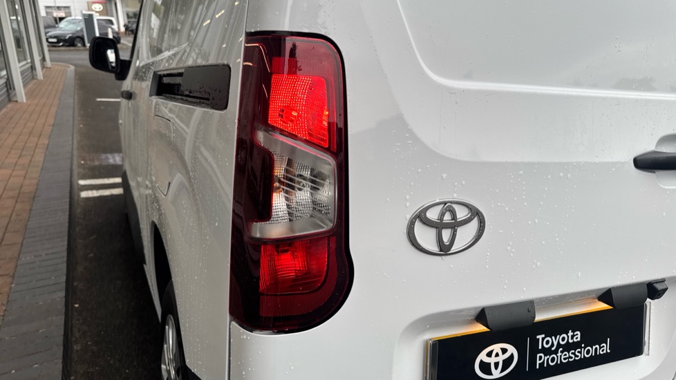 Toyota Proace City L1 Diesel 1.5D 100 Icon Van - Image 21