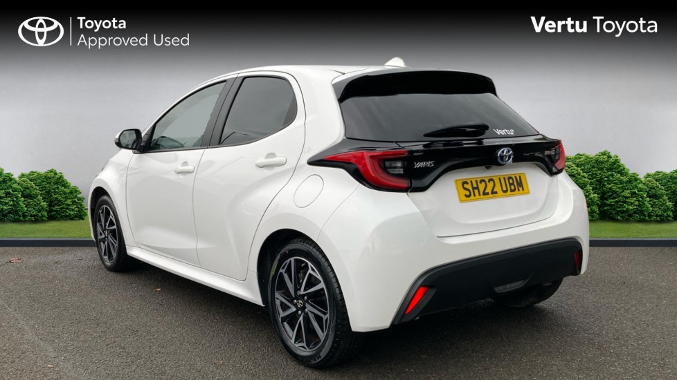 Toyota Yaris 1.5 Hybrid Design 5dr CVT Hybrid Hatchback - Image 4
