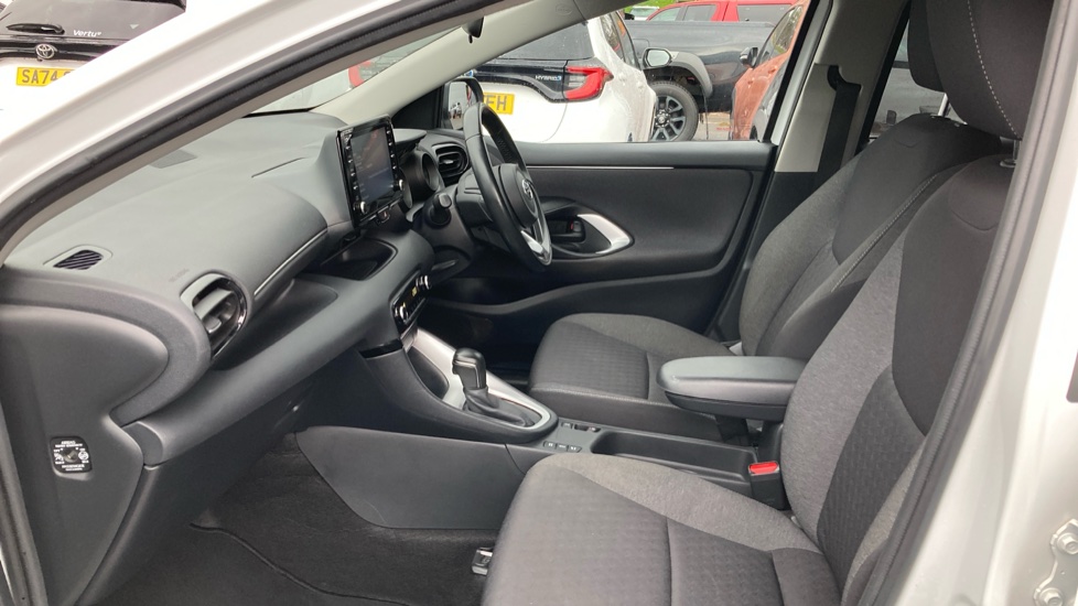 Toyota Yaris 1.5 Hybrid Design 5dr CVT Hybrid Hatchback - Image 5