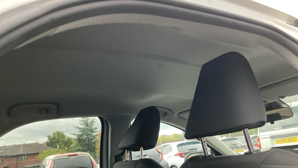 Toyota Yaris 1.5 Hybrid Design 5dr CVT Hybrid Hatchback - Image 19