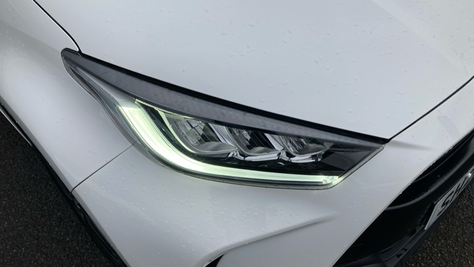 Toyota Yaris 1.5 Hybrid Design 5dr CVT Hybrid Hatchback - Image 20