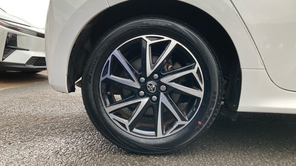 Toyota Yaris 1.5 Hybrid Design 5dr CVT Hybrid Hatchback - Image 25