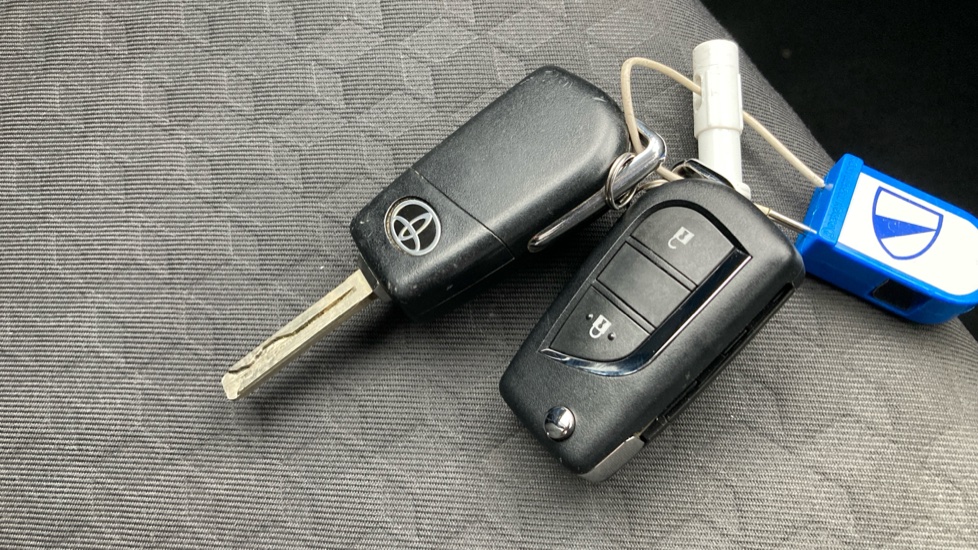 Toyota Yaris 1.5 Hybrid Design 5dr CVT Hybrid Hatchback - Image 28
