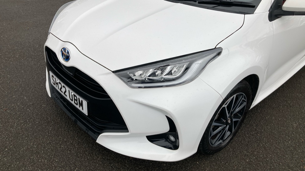 Toyota Yaris 1.5 Hybrid Design 5dr CVT Hybrid Hatchback - Image 31
