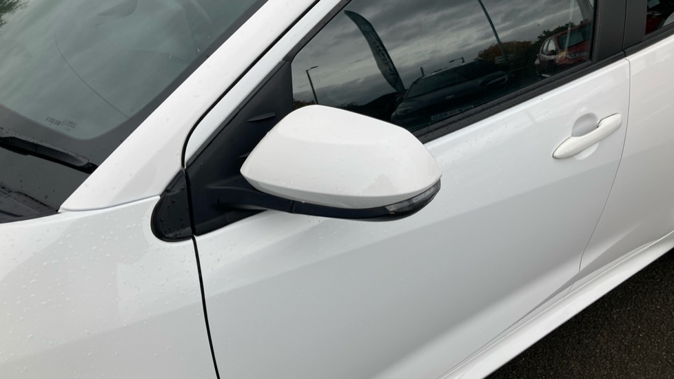 Toyota Yaris 1.5 Hybrid Design 5dr CVT Hybrid Hatchback - Image 32