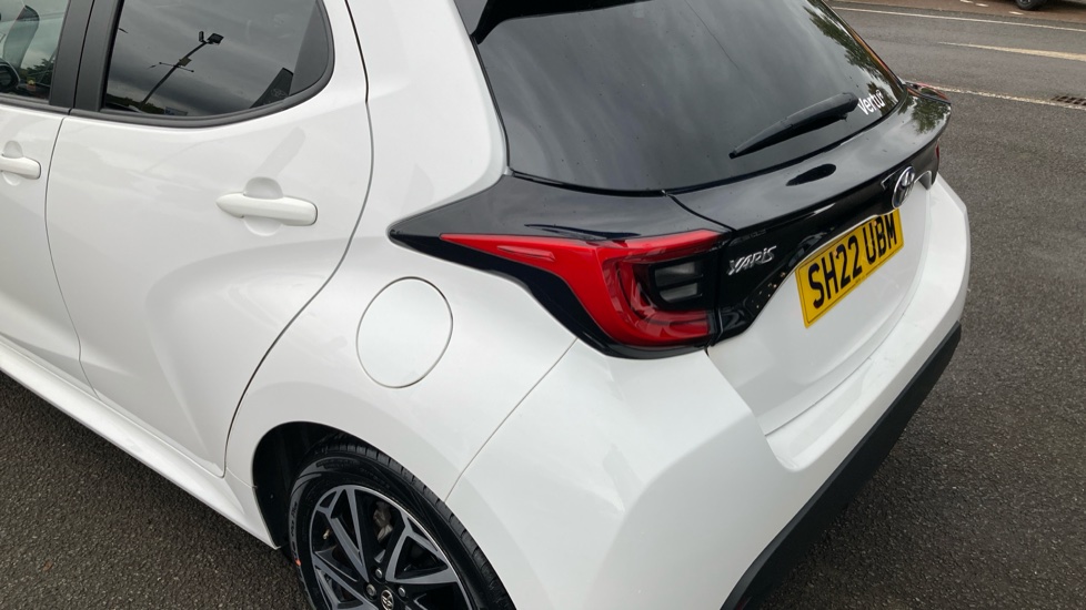 Toyota Yaris 1.5 Hybrid Design 5dr CVT Hybrid Hatchback - Image 35