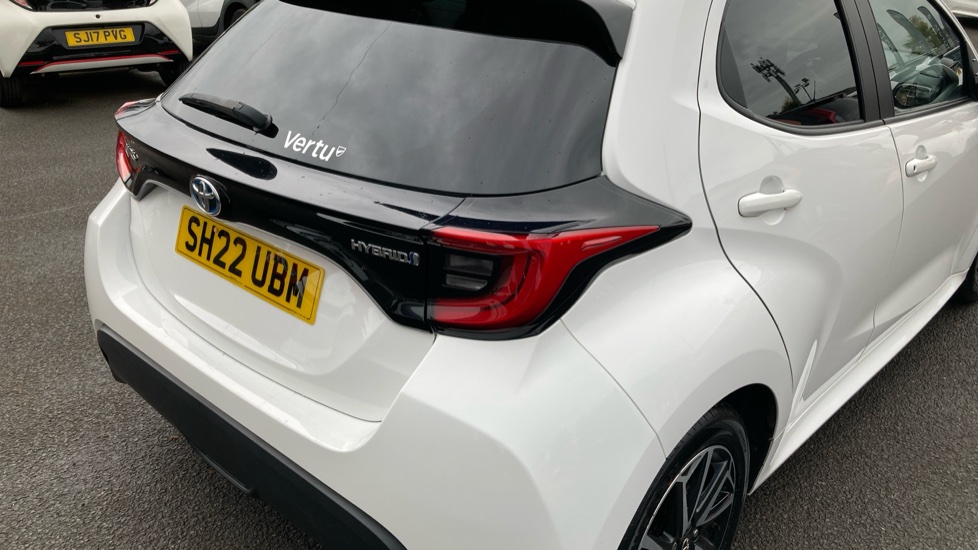 Toyota Yaris 1.5 Hybrid Design 5dr CVT Hybrid Hatchback - Image 37