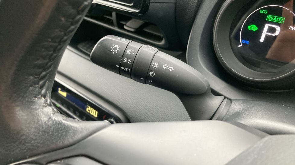 Toyota Yaris 1.5 Hybrid Design 5dr CVT Hybrid Hatchback - Image 41