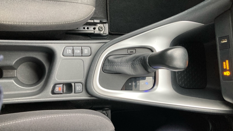 Toyota Yaris 1.5 Hybrid Design 5dr CVT Hybrid Hatchback - Image 43
