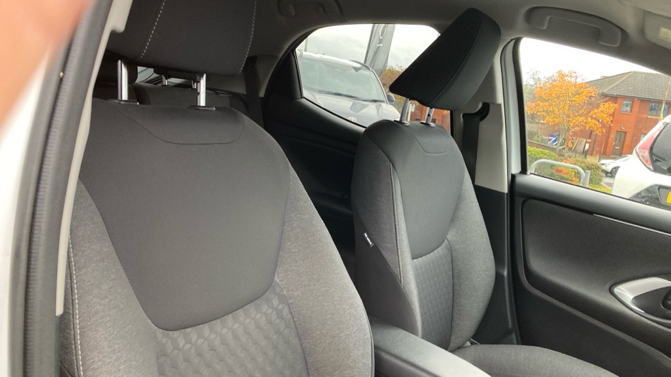 Toyota Yaris 1.5 Hybrid Design 5dr CVT Hybrid Hatchback - Image 47