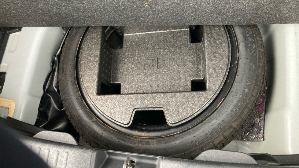 Toyota Yaris 1.5 Hybrid Design 5dr CVT Hybrid Hatchback - Image 48