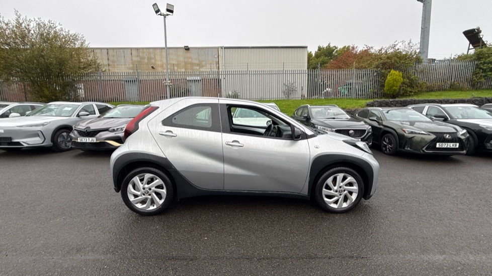 Toyota Aygo X 1.0 VVT-i Pure 5dr Auto Petrol Hatchback - Image 23