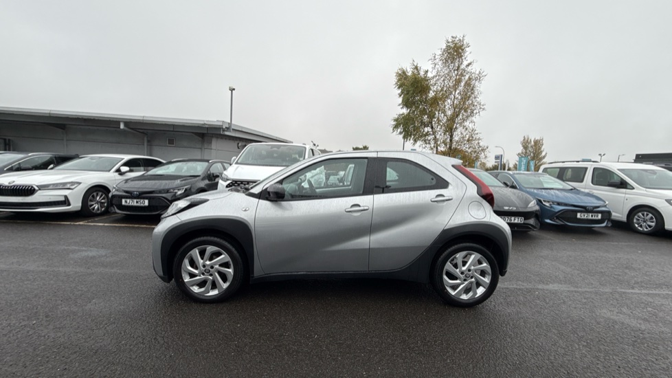Toyota Aygo X 1.0 VVT-i Pure 5dr Auto Petrol Hatchback - Image 24
