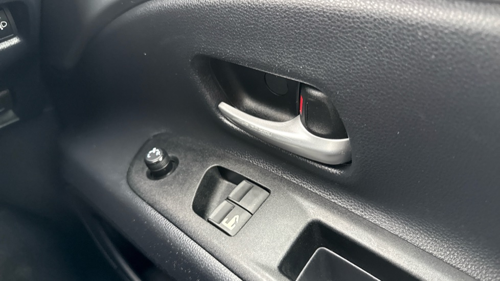 Toyota Aygo X 1.0 VVT-i Pure 5dr Auto Petrol Hatchback - Image 31