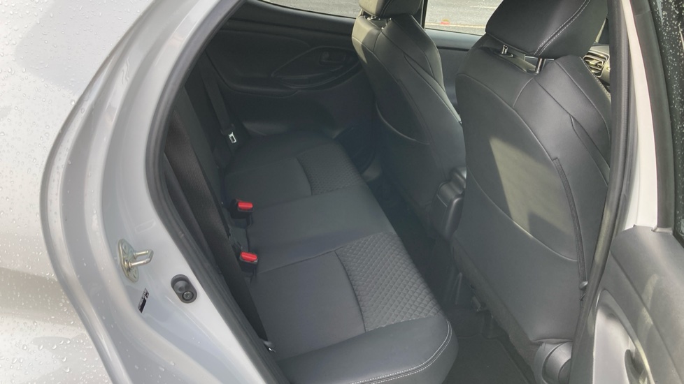Toyota Yaris 1.5 Hybrid Excel 5dr CVT Hybrid Hatchback - Image 8