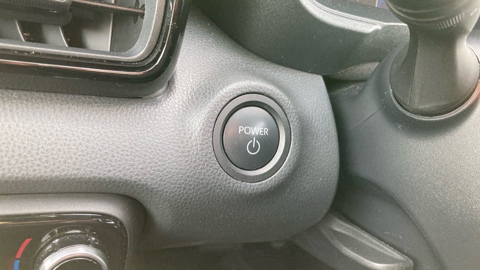 Toyota Yaris 1.5 Hybrid Excel 5dr CVT Hybrid Hatchback - Image 16