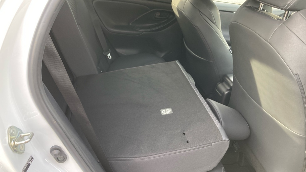 Toyota Yaris 1.5 Hybrid Excel 5dr CVT Hybrid Hatchback - Image 18