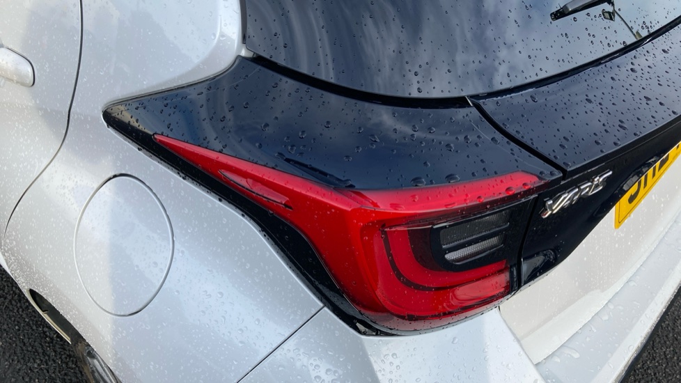 Toyota Yaris 1.5 Hybrid Excel 5dr CVT Hybrid Hatchback - Image 21