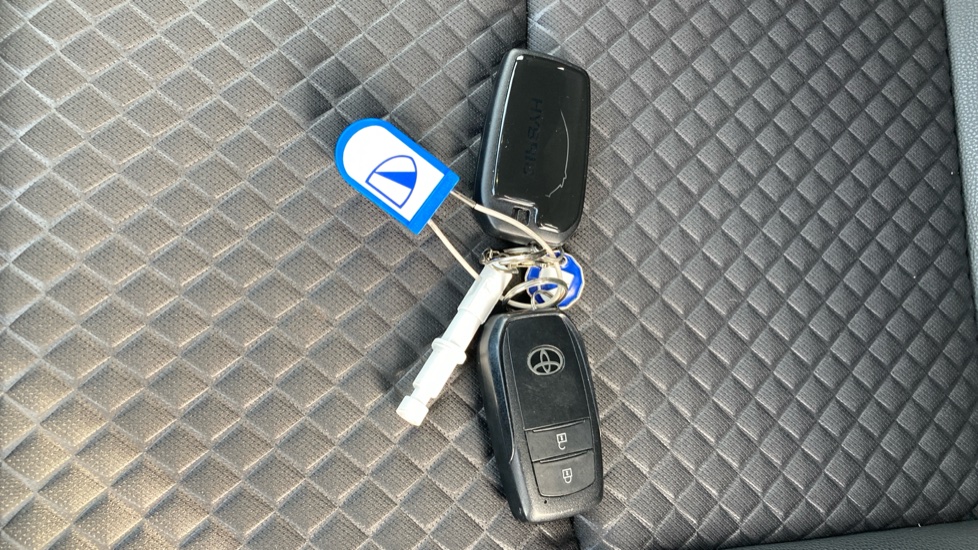 Toyota Yaris 1.5 Hybrid Excel 5dr CVT Hybrid Hatchback - Image 28