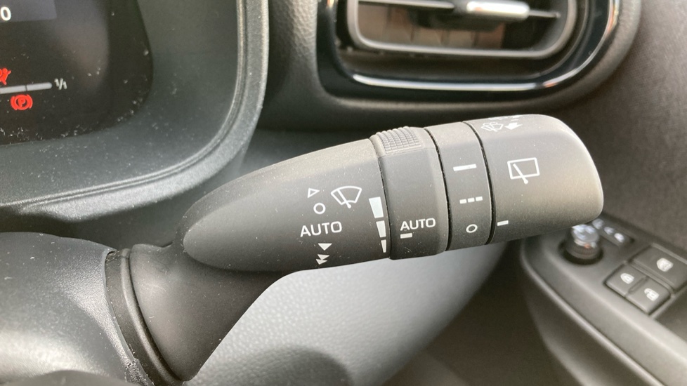 Toyota Yaris 1.5 Hybrid Excel 5dr CVT Hybrid Hatchback - Image 41