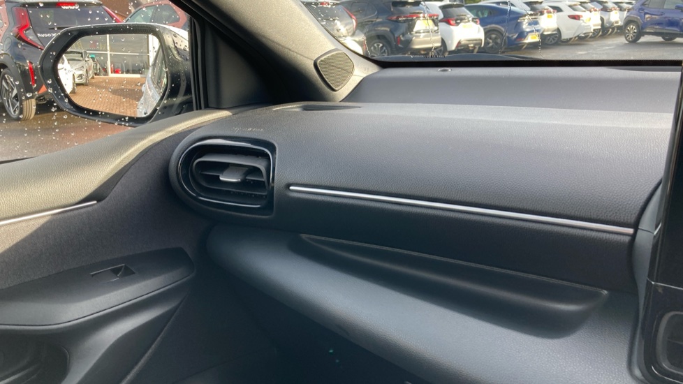 Toyota Yaris 1.5 Hybrid Excel 5dr CVT Hybrid Hatchback - Image 46