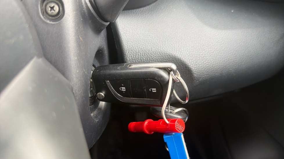 Toyota Yaris 1.5 Hybrid Design 5dr CVT Hybrid Hatchback - Image 16