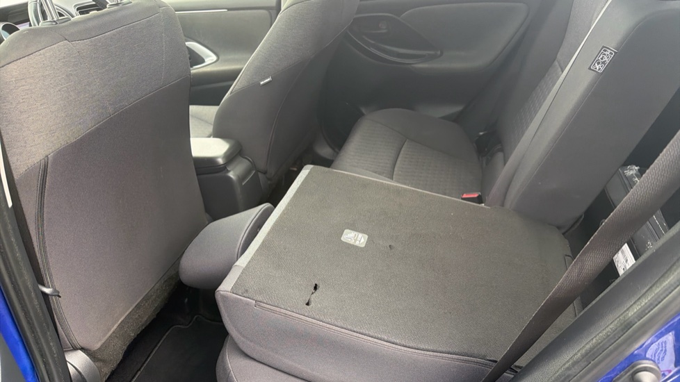 Toyota Yaris 1.5 Hybrid Design 5dr CVT Hybrid Hatchback - Image 18