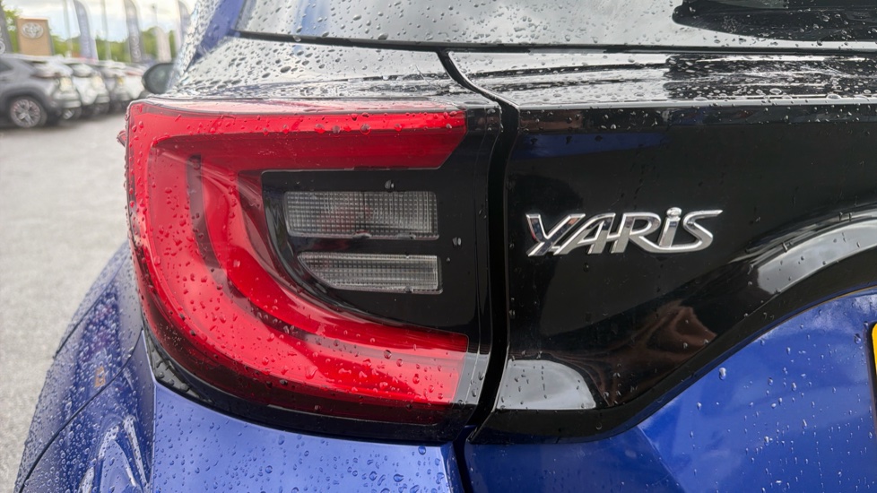 Toyota Yaris 1.5 Hybrid Design 5dr CVT Hybrid Hatchback - Image 21