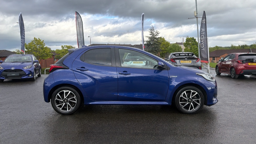 Toyota Yaris 1.5 Hybrid Design 5dr CVT Hybrid Hatchback - Image 23